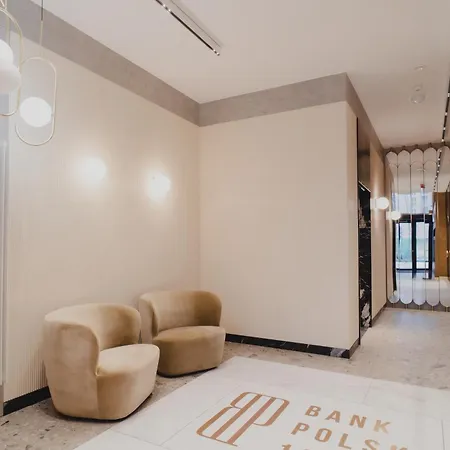 Totu Bank Polski Modern * グディニャ